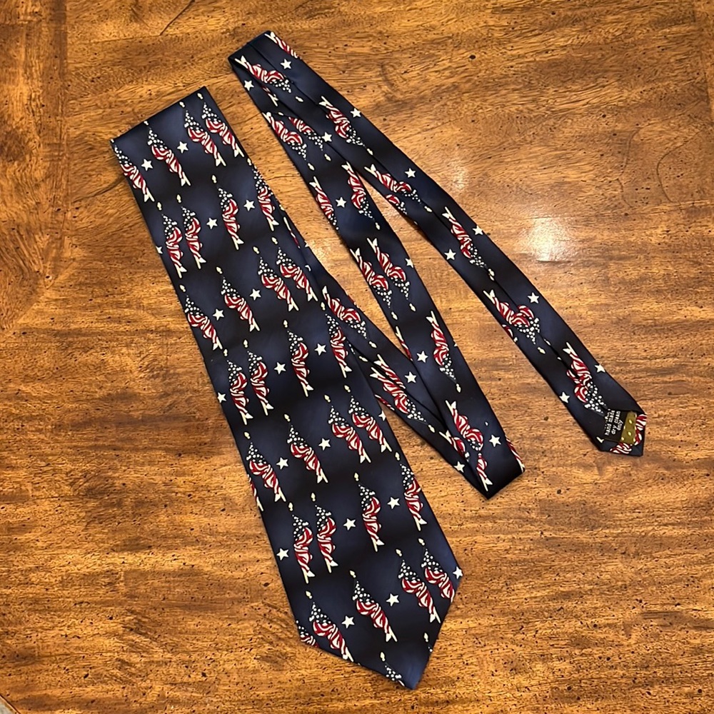 NWT Patriotic Men’s Silk Tie